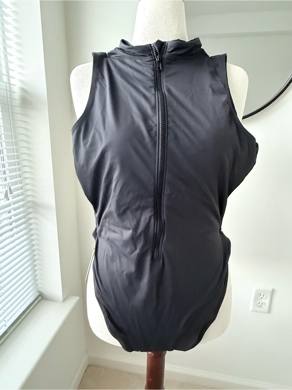 SKIMS Sleeveless Black Zip-Front Swimsuit in Color Onyx - Picture 4 of 11